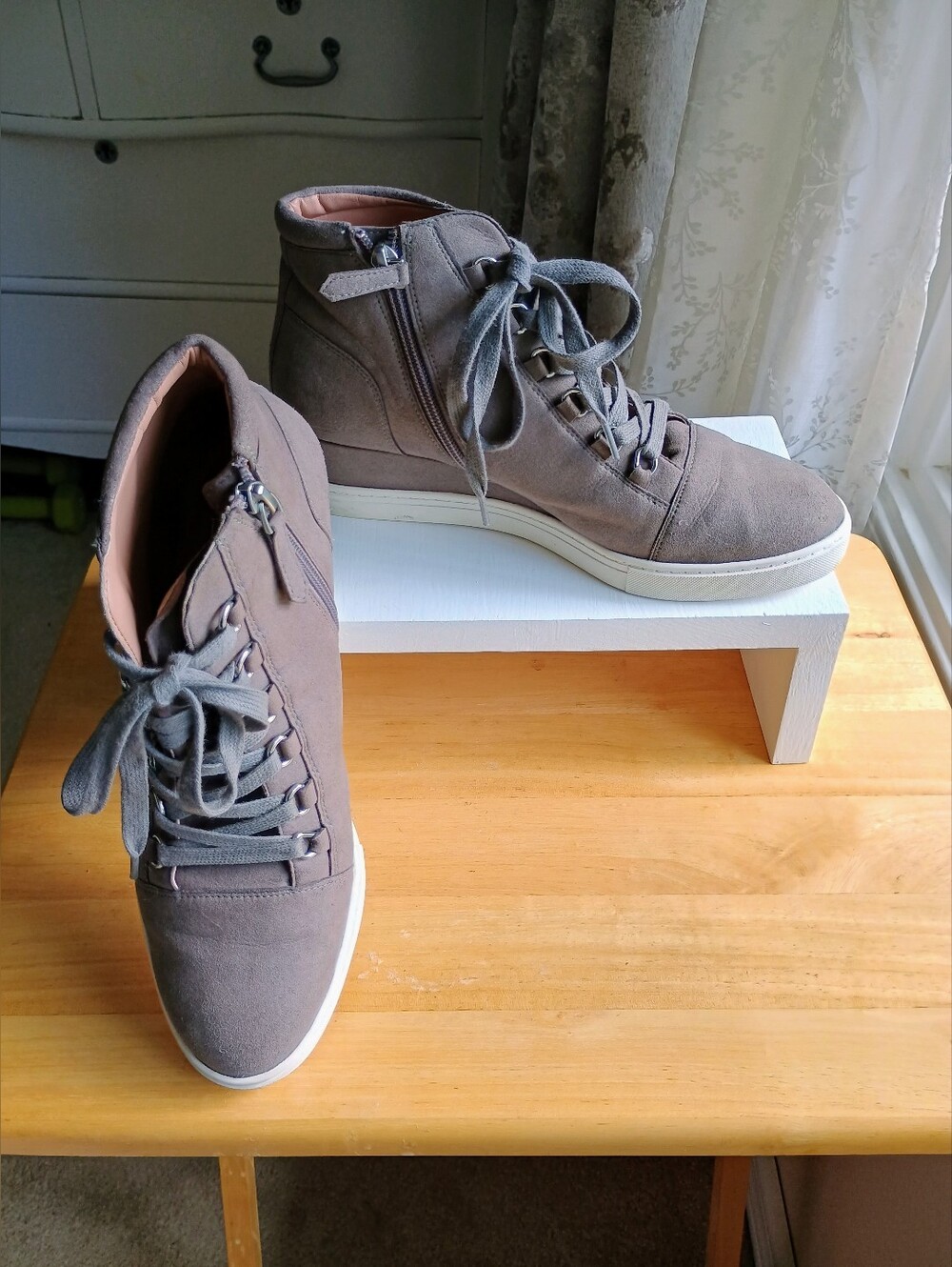 Women's Casual High-Top Sneakers in Taupe